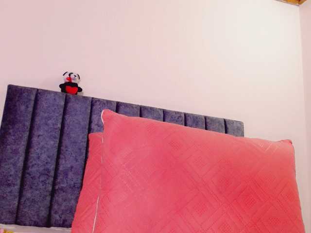 Lilith-3's BongaCams show and profile