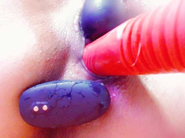 Lilith-3's BongaCams show and profile