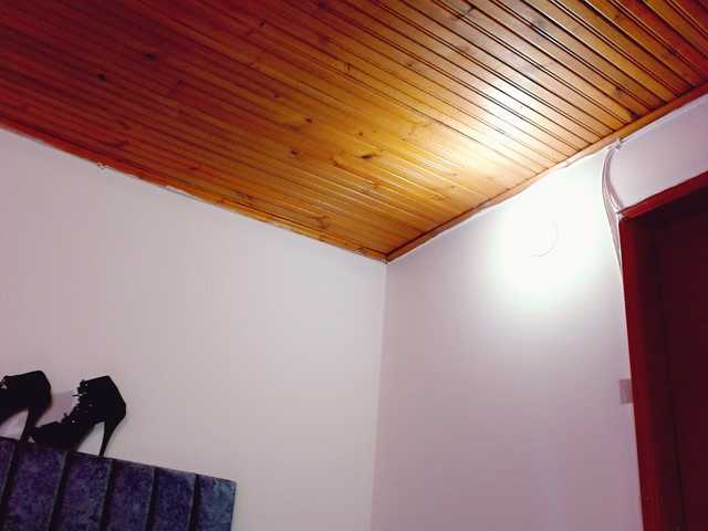 Lilith-3's BongaCams show and profile