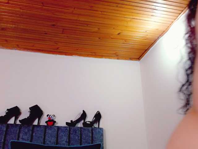 Lilith-3's BongaCams show and profile