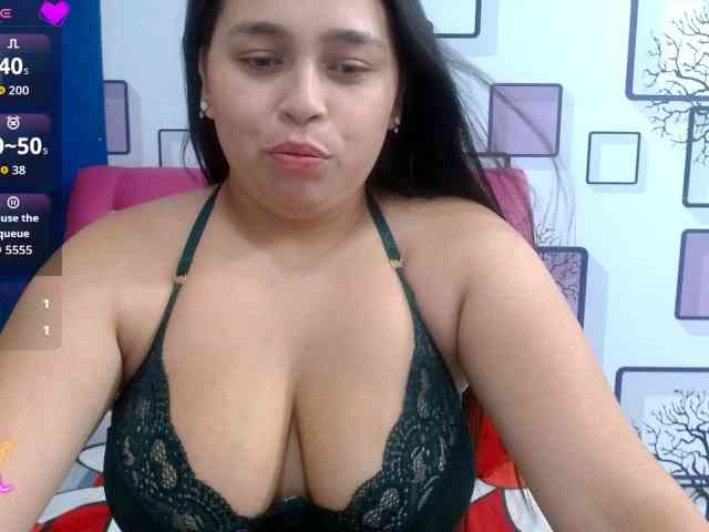 naylahot18 webcam