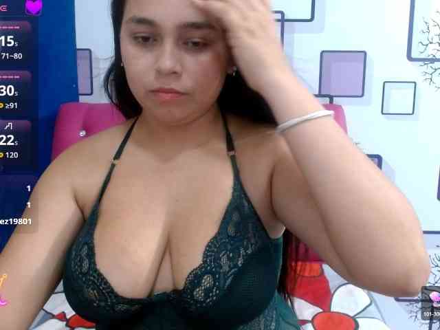 naylahot18 webcam