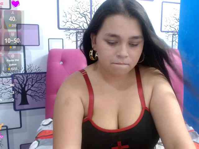 naylahot18 webcam