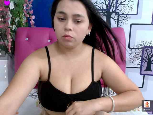 naylahot18 webcam