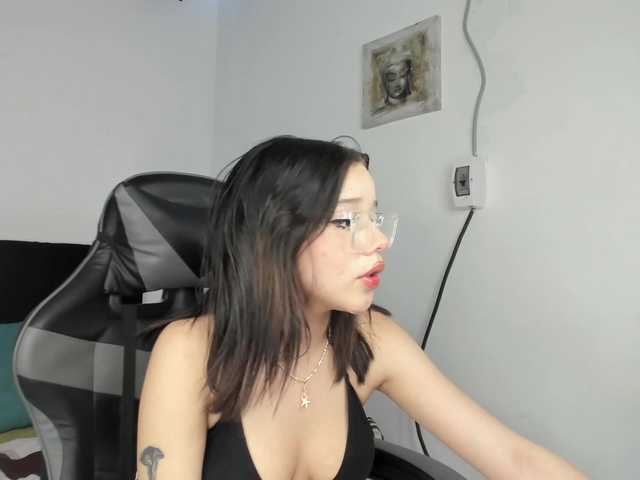 Ailiin-777's BongaCams show and profile