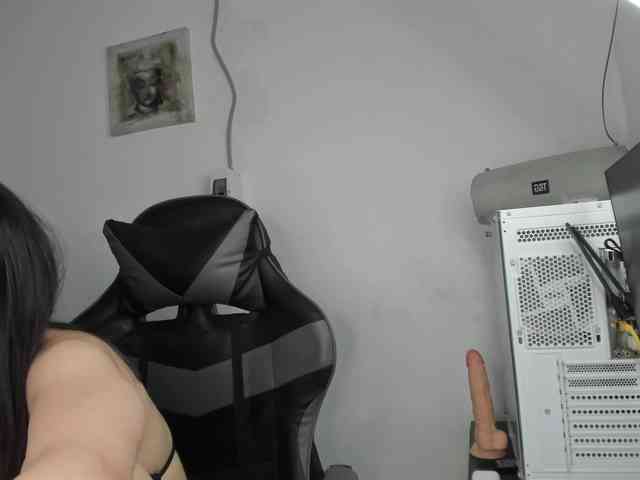 Ailiin-777 webcam
