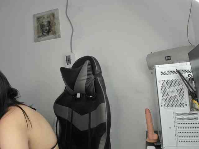 Ailiin-777 webcam