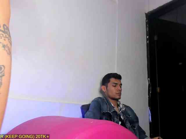 Threesome-no-meercy2 webcam