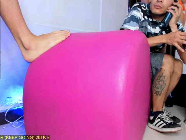 Threesome-no-meercy2 webcam