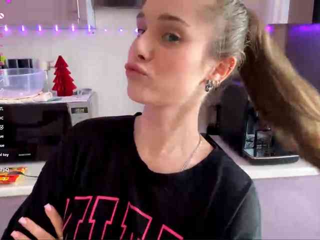 MiaBlankot Live Webcam on BongaCams