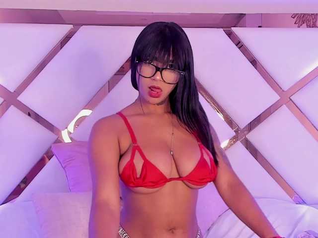 NinaRainer – webcam model profile photo