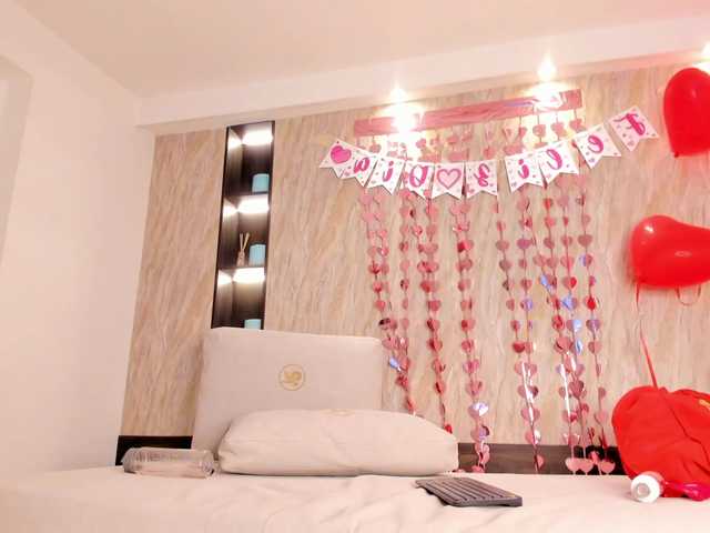 AylaVelt's BongaCams show and profile