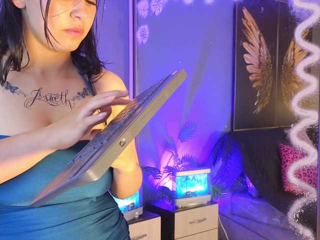 elizabethsecret's BongaCams show and profile