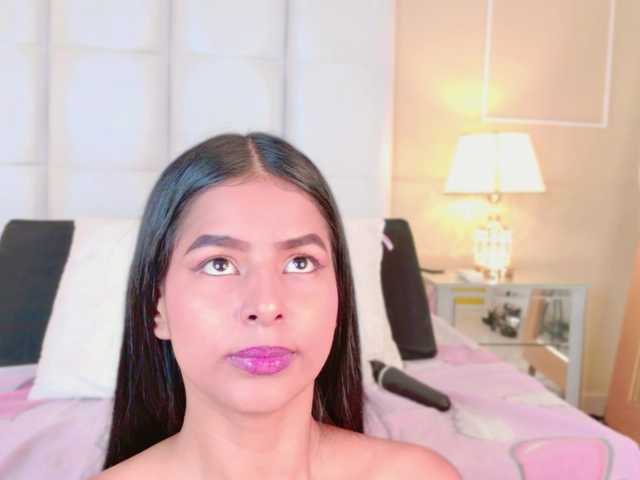 Dolly-Squirrt's BongaCams show and profile