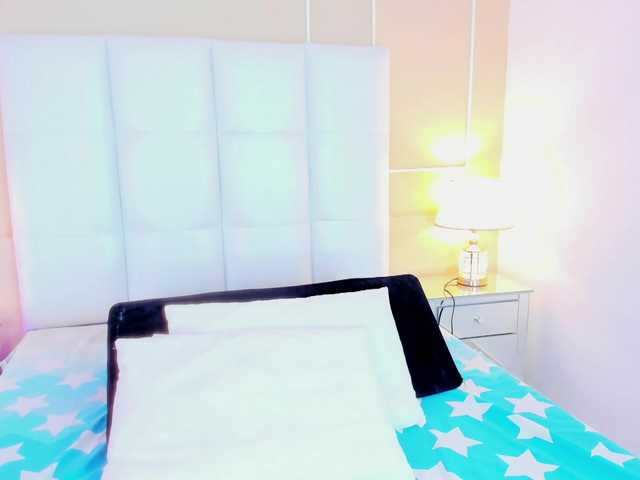 Dolly-Squirrt's BongaCams show and profile