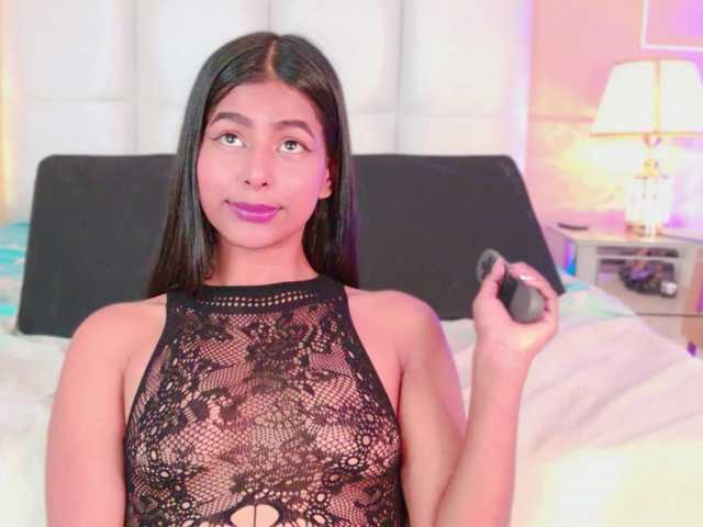 Dolly-Squirrt's BongaCams show and profile