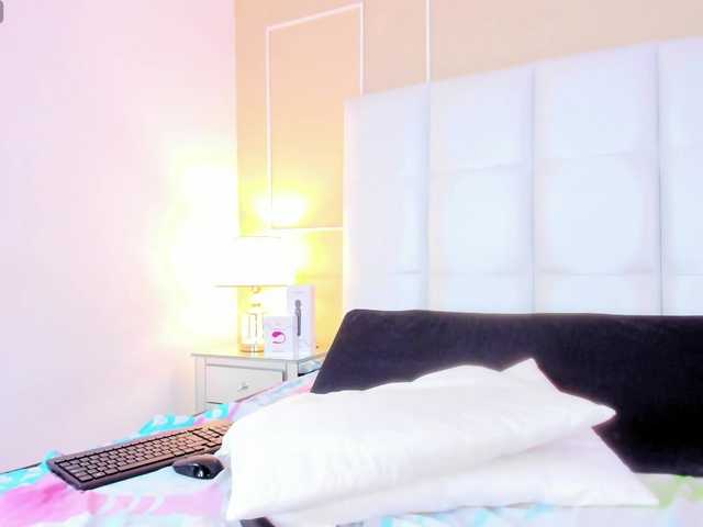 Dolly-Squirrt's BongaCams show and profile