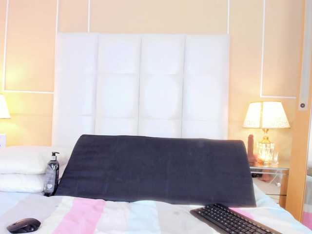 Dolly-Squirrt's BongaCams show and profile