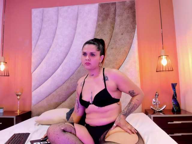 Maddison-Walker's BongaCams show and profile