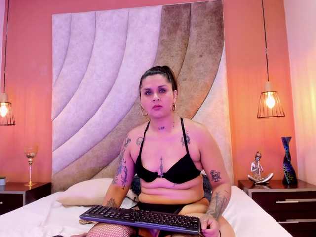 Maddison-Walker's BongaCams show and profile