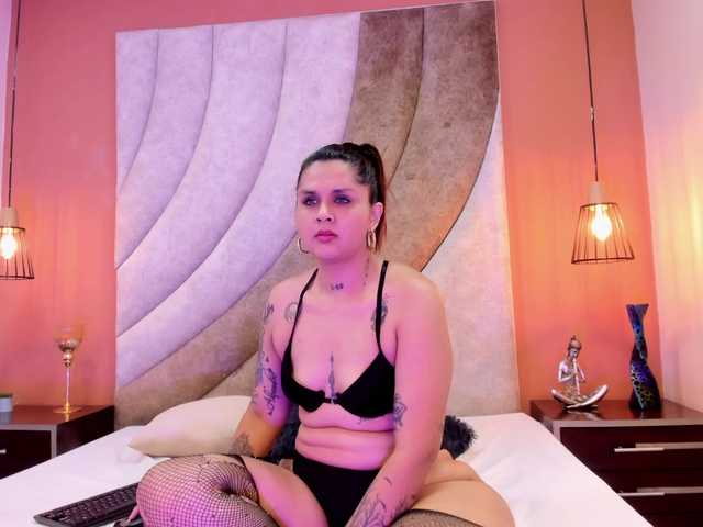 Maddison-Walker's BongaCams show and profile