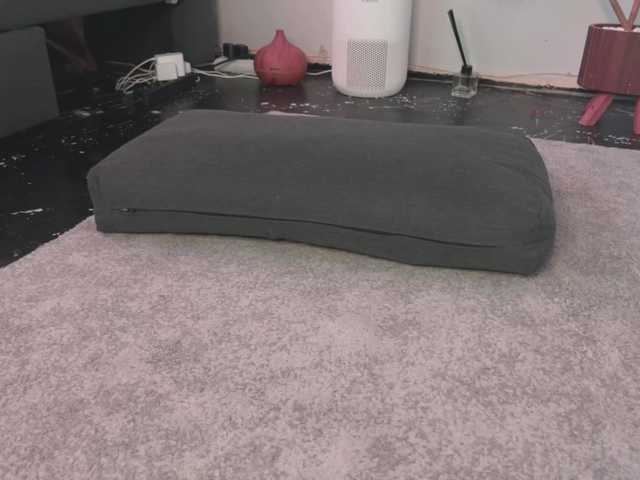 BlackValeri's BongaCams show and profile