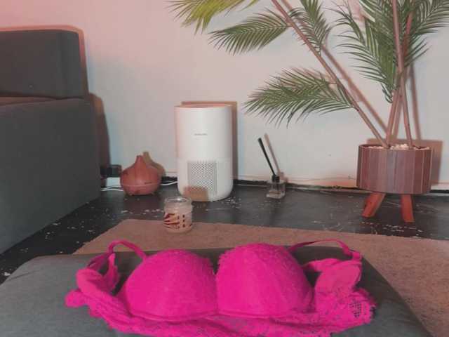 BlackValeri's BongaCams show and profile