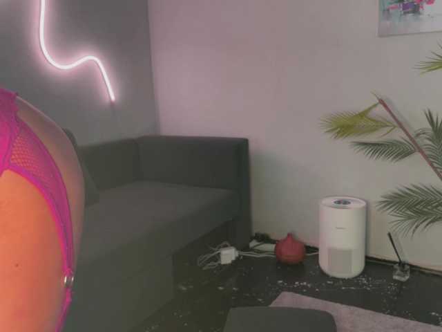 BlackValeri's BongaCams show and profile