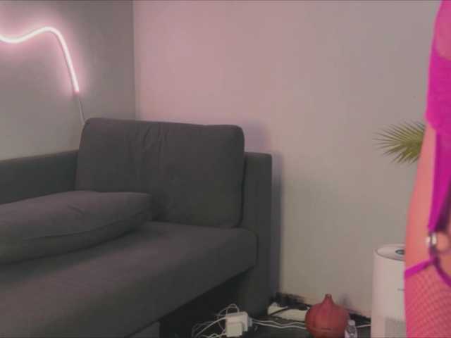 BlackValeri's BongaCams show and profile