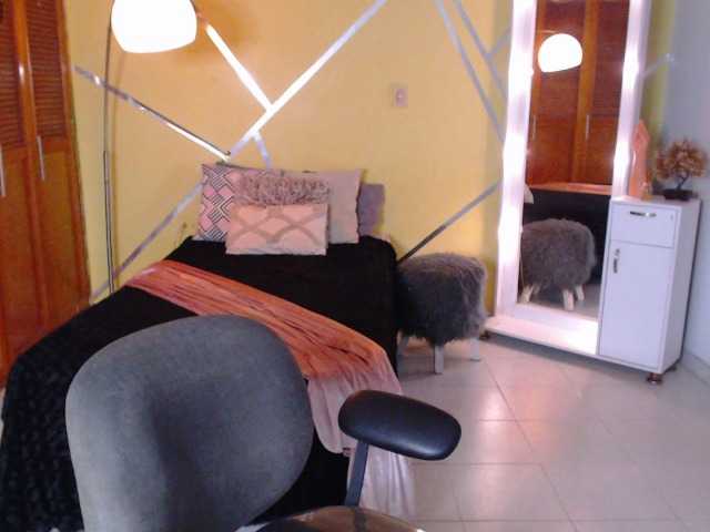 janapop's BongaCams show and profile