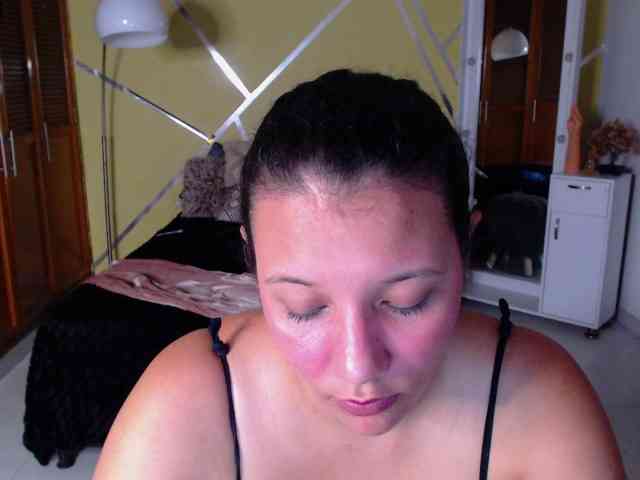 janapop Live Webcam on BongaCams