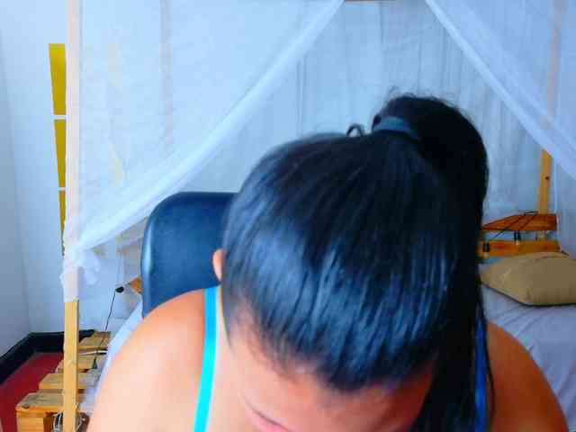 janapop Live Webcam on BongaCams