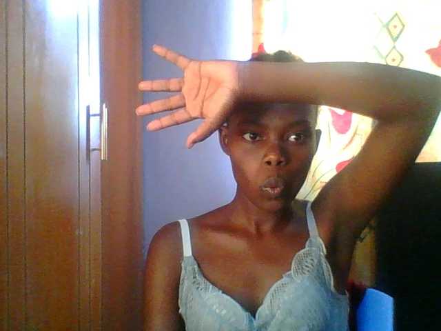 BongaCams Sweet-petite is Freechat Sweet-petite — Freechat on BongaCams