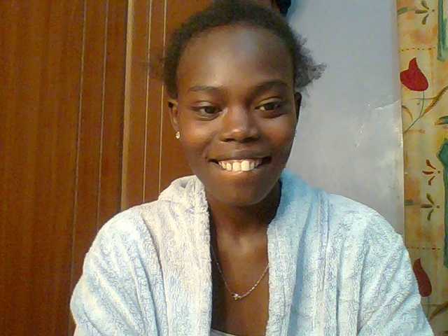 Sweet-petite live cam profile