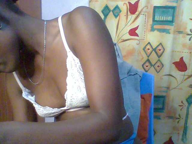 Sweet-petite's BongaCams show and profile