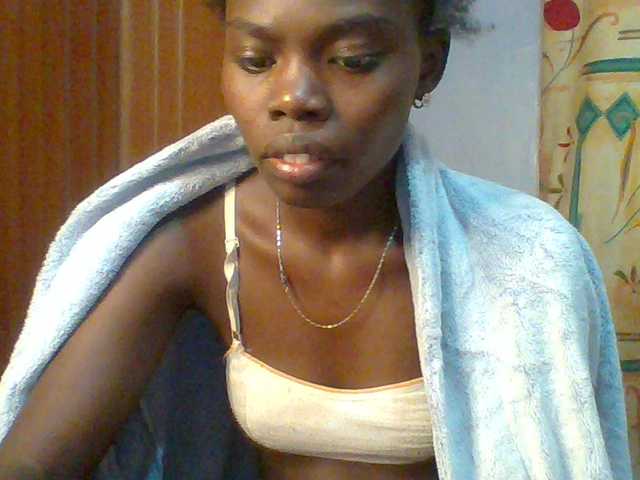 Sweet-petite's BongaCams show and profile