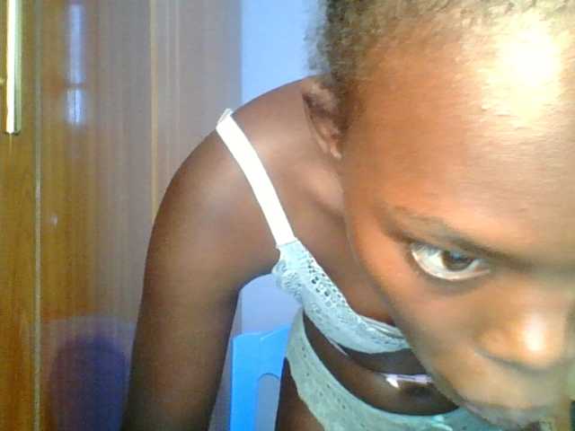 Sweet-petite from BongaCams