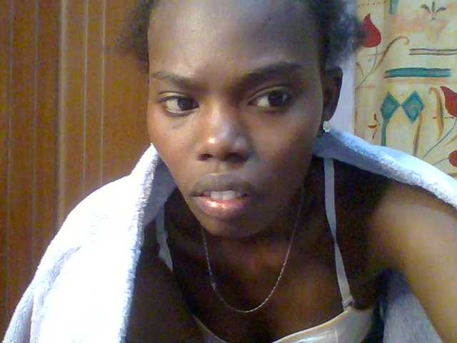 Sweet-petite's BongaCams show and profile