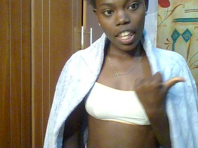 Sweet-petite's BongaCams show and profile