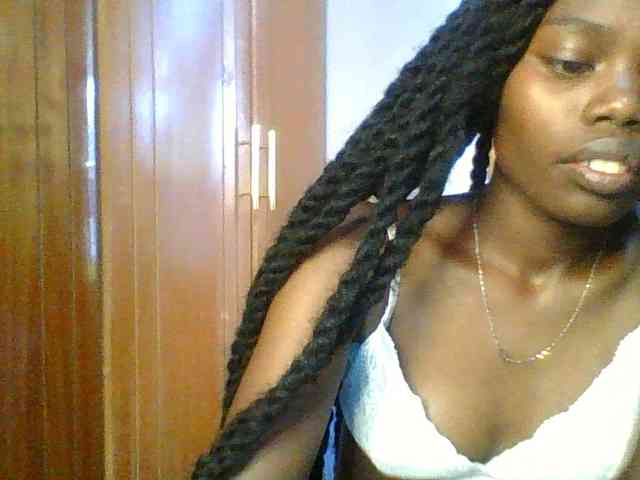 Sweet-petite Sweet-petite