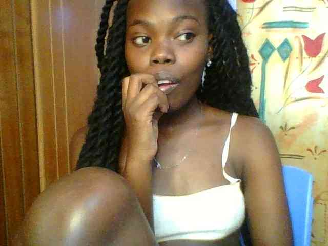 Sweet-petite Live Webcam on BongaCams