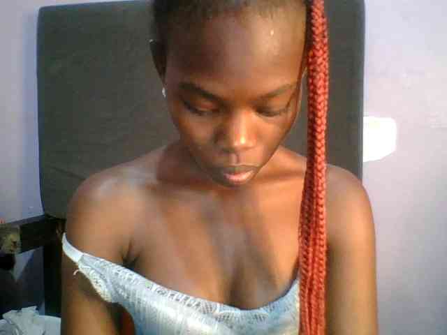 Sweet-petite Sweet-petite