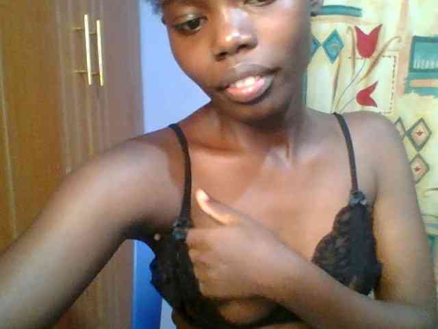 Sweet-petite Sweet-petite