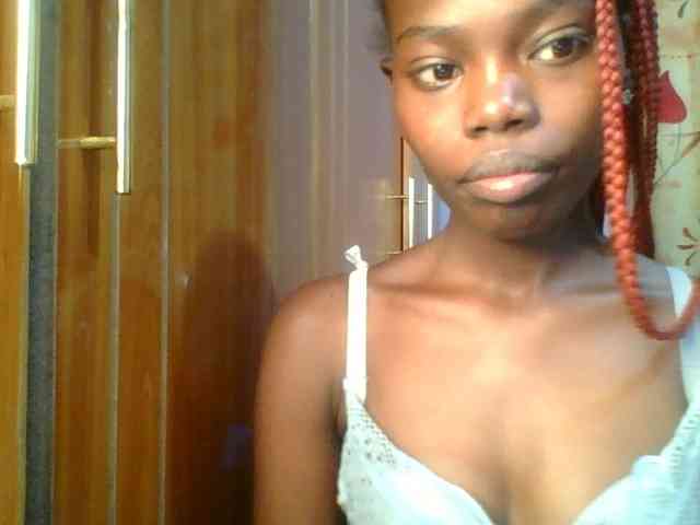 Sweet-petite Sweet-petite