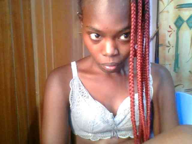 Sweet-petite Sweet-petite