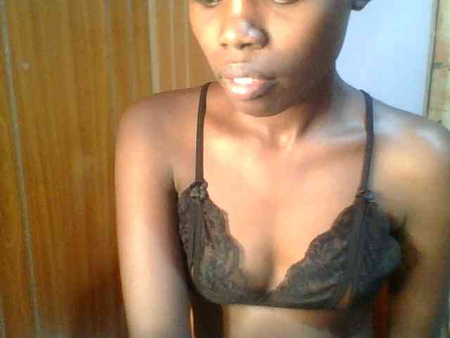 Sweet-petite Sweet-petite