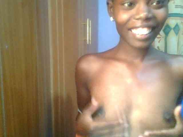 Sweet-petite Sweet-petite