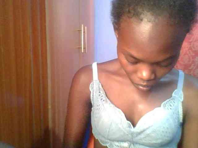 Sweet-petite Sweet-petite