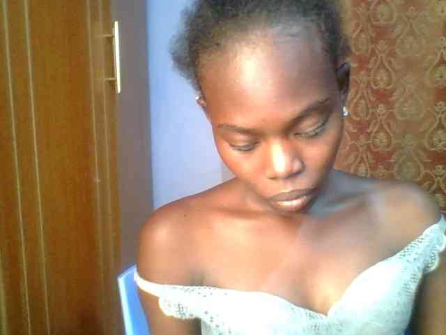 Sweet-petite Sweet-petite