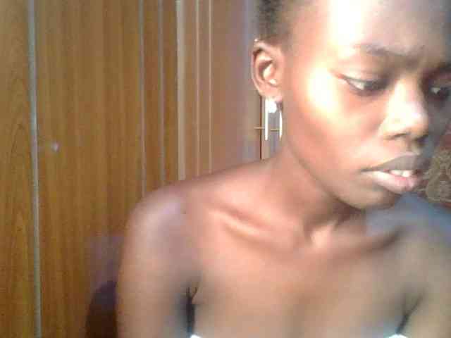 Sweet-petite Sweet-petite